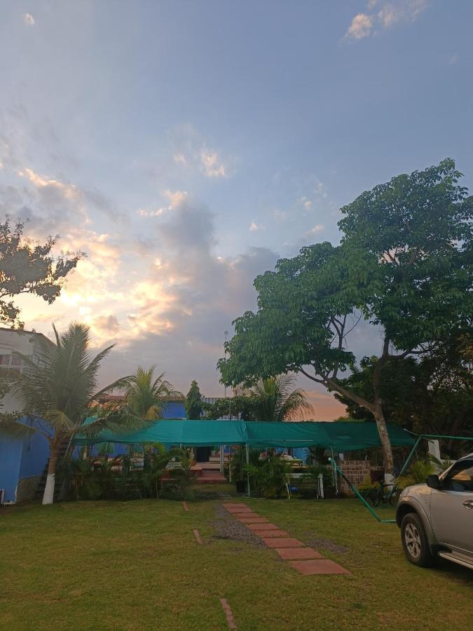 Отель Lo De Reyes Monterrico Y Sipacate Лас-Кечас Экстерьер фото