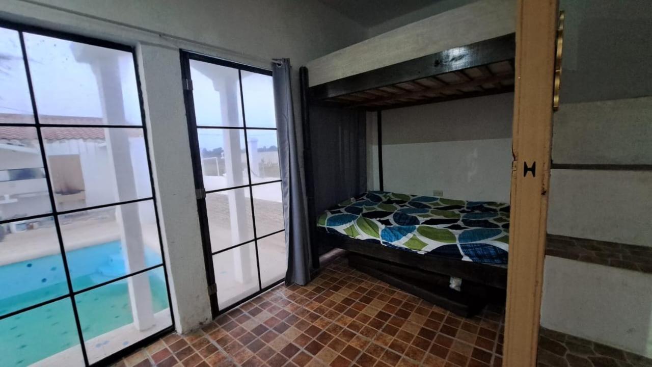 Отель Lo De Reyes Monterrico Y Sipacate Лас-Кечас Экстерьер фото