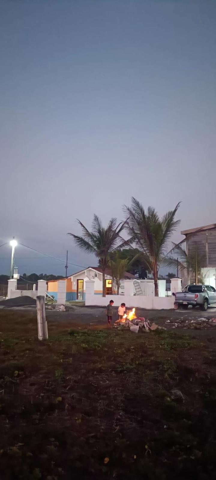 Отель Lo De Reyes Monterrico Y Sipacate Лас-Кечас Экстерьер фото